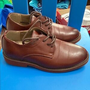 Classic Brown Leather Kids Shoes USED SIZE 2 good condition NO box